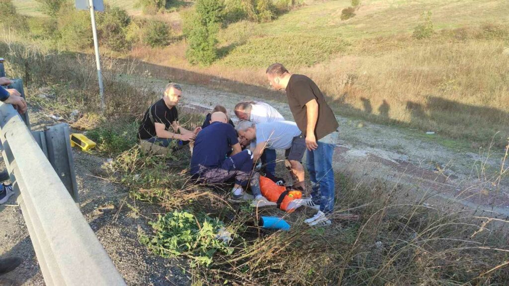 Motosiklet bariyerlere çarptı: 2 ağır yaralı ORHANGAZİ-YALOVA KARAYOLU, GÜNEYKÖY YAKINLARINDA SIKÇA TRAFİK KAZALARININ YAŞANDIĞI VİRAJDA MEYDANA