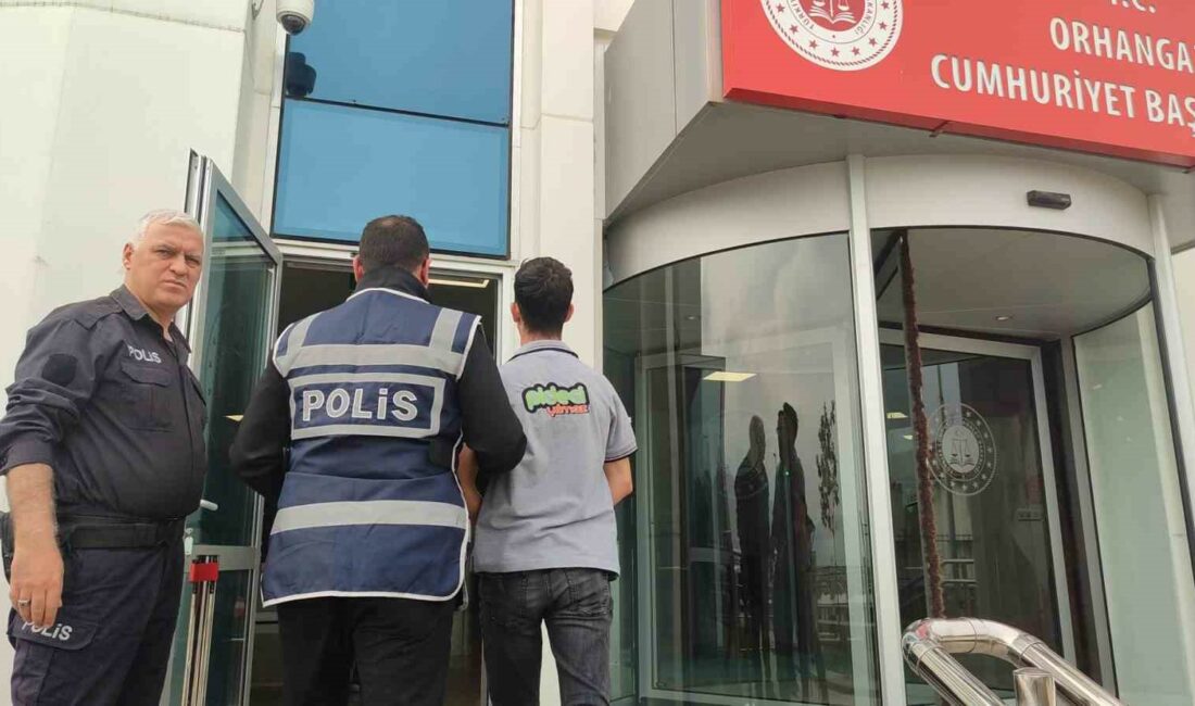 Motosiklet hırsızları tutuklandı ORHANGAZİ’DE GEÇEN HAFTA MURADİYE MAHALLESİ’NDE BİR EVİN GİRİŞİNDEN MOTOSİKLETİ SÜRÜKLEYEREK