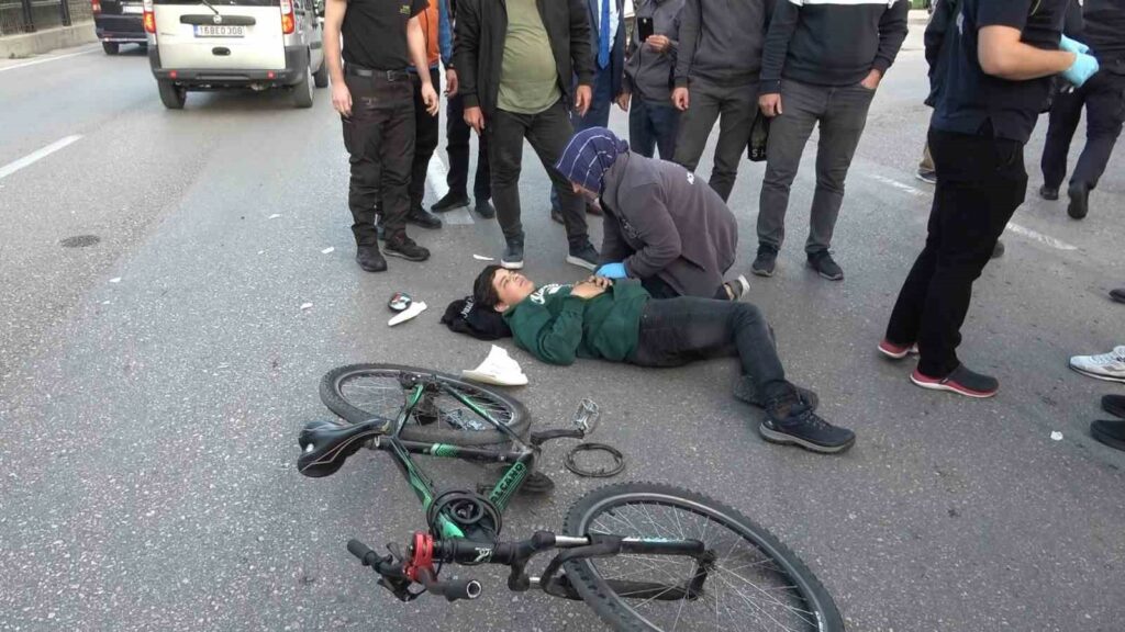 BURSA’DA YEMEK SİPARİŞİNE GİDEN MOTOKURYE HIZLA İLERLERKEN, KARŞISINA ÇIKAN BİSİKLETLİ