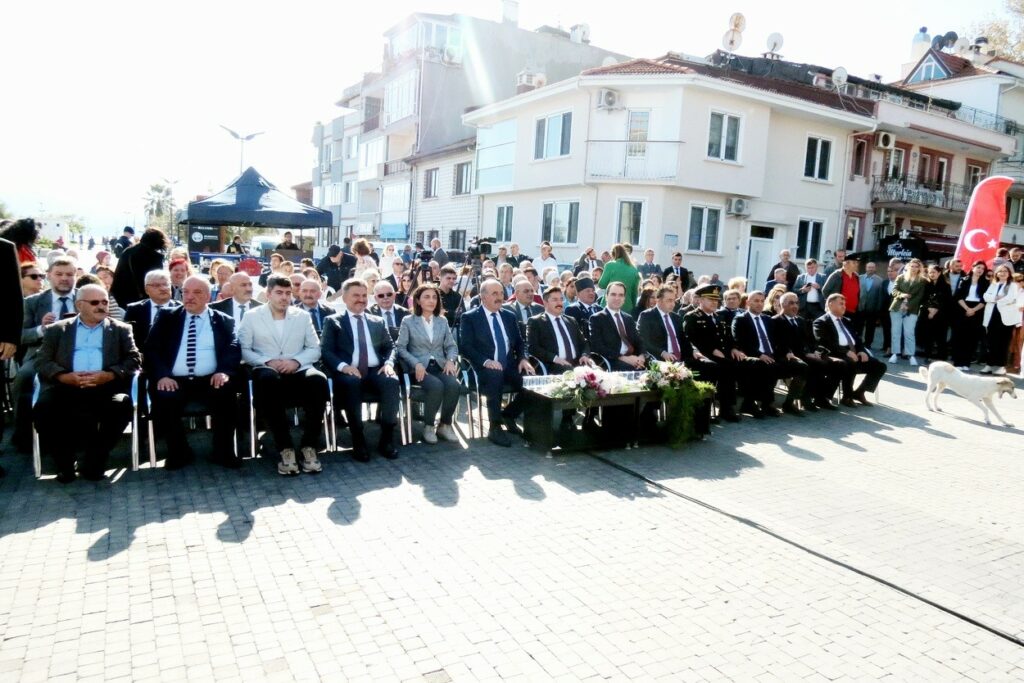 Mudanya Mütarekesi’nin 101. yılı kutlandı ZAFERLE SONUÇLANAN BÜYÜK TAARRUZUN ARDINDAN TÜRKİYE BÜYÜK MİLLET MECLİSİ'NİN SİYASİ