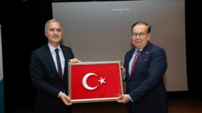 İNEGÖL BELEDİYESİ’NİN DÜZENLEDİĞİ “FİLİSTİN-İSRAİL SAVAŞI VE TÜRKİYE’NİN STRATEJİSİ” KONULU PROGRAMDA