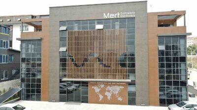 ÜRETİMİN OLDUĞU TÜM SEKTÖRLERİ GELİŞTİRDİĞİ YAZILIMLARLA SÜREKLİ İNOVASYON VE KALİTELİ