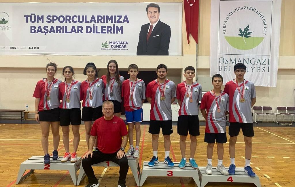 OSMANGAZİ BELEDİYESPOR BADMİNTON SPORCULARI KATILDIKLARI TURNUVADA 5 ŞAMPİYONLUK ELDE EDEREK