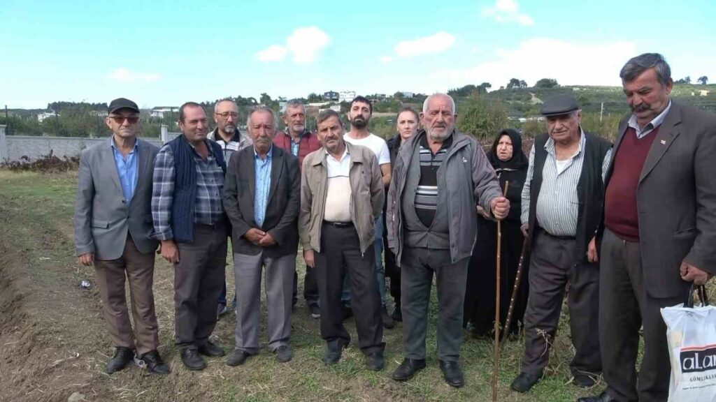 (Özel) Bursa’da 500 milyon liralık arazi vurgunu iddiası BURSA’DA BAKAN VE ÜNLÜ İŞADAMLARININ İSMİNİ KULLANIP KENDİLERİNİ EMLAKÇI OLARAK
