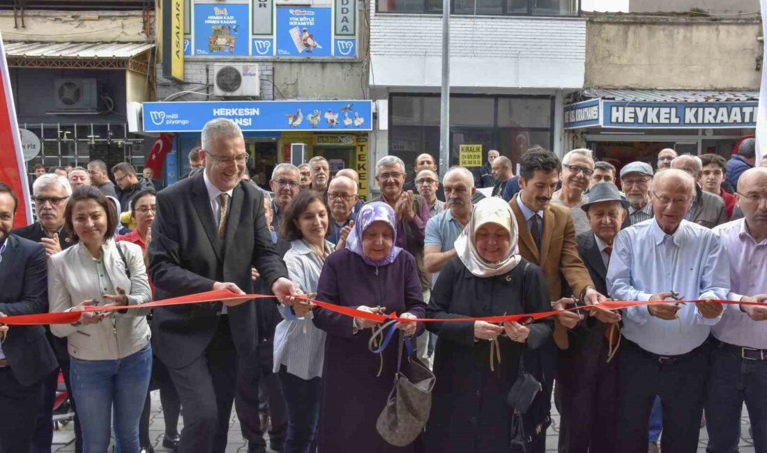 100 yıl geçmişe götüren sergi büyük beğeni topladı KARACABEY BELEDİYESİ TARİHİ FOTOĞRAF GALERİSİ, İLÇE PROTOKOLÜ VE VATANDAŞLARIN YOĞUN
