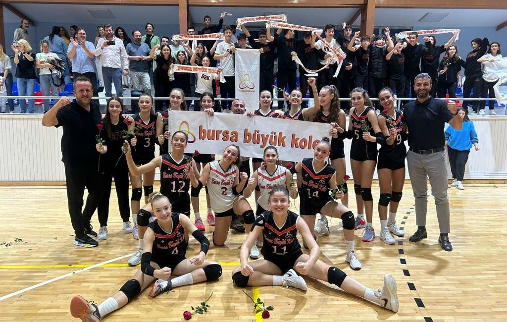 Bursa Büyük Kolej, Bursa Kızlar Voleybol Şampiyonu oldu Bursa Kızlar Voleybol Şampiyonu olan Bursa Büyük Koleji, Türkiye şampiyonasına