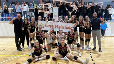 Bursa Kızlar Voleybol Şampiyonu olan Bursa Büyük Koleji, Türkiye şampiyonasına