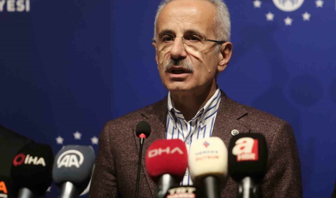 Bakan Uraloğlu: “Son 21 yılda 194 milyar dolar yatırım yaptık” ULAŞTIRMA VE ALTYAPI BAKANI ABDULKADİR URALOĞLU, “SON 21 YILDA ÜLKEMİZ