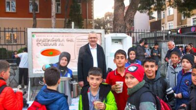KARACABEY'DE BARDAĞINLA GEL ÇORBANI AL KAMPANYASI BAŞLATILDI.