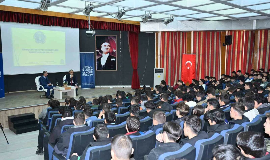 Başkan Aktaş, öğrencilerle tecrübelerini paylaştı BURSA BÜYÜKŞEHİR BELEDİYE BAŞKANI ALİNUR AKTAŞ, ALİ OSMAN SÖNMEZ MESLEKİ