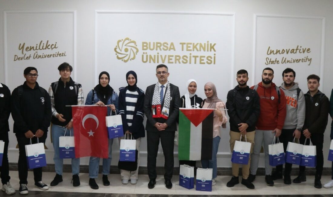 BTÜ yönetimi Filistinli öğrencilerle bir araya geldi BURSA TEKNİK ÜNİVERSİTESİ’NDE (BTÜ) ÖĞRENİM GÖREN FİLİSTİNLİ ÖĞRENCİLERLE BİR ARAYA