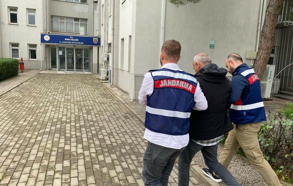 BURSA İL JANDARMA KOMUTANLIĞI DÜZENLEDİKLERİ OPERASYONDA ÇEŞİTLİ SUÇLARDAN ARANAN 102