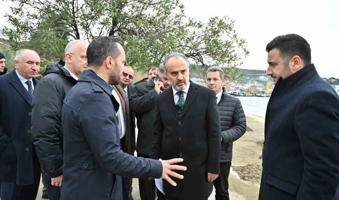 Bursa sahillerinde fırtına mesaisi BURSA’NIN BİRÇOK NOKTASINDA HAFTA SONU ETKİLİ OLAN FIRTINA VE YAĞIŞ