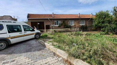 Bursa’da cinnet getiren bir kişi, eşi ve uykudaki iki çocuğunu