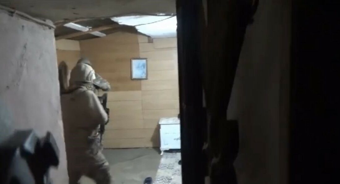 Kafes-35 operasyonu kapsamında kırmızı bültenle aranan terör örgütü DEAŞ üyesi