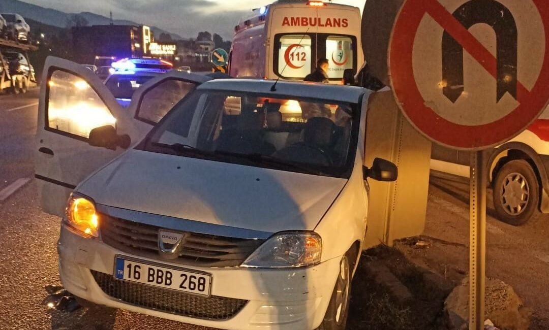 Bursa’da feci kaza: 1 ölü, 6 yaralı Bursa’nın İnegöl ilçesinde iki otomobilin çarpıştığı trafik kazasında 1 kişi