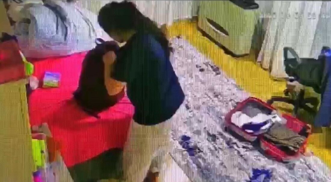 Bursa’da kiracısını soyan ev sahibi tutuklandı BURSA'DA KISA SÜRE ÖNCE KİRACISINI SOYAN EV SAHİBİ EMNİYETTEKİ İŞLEMLERİNİN