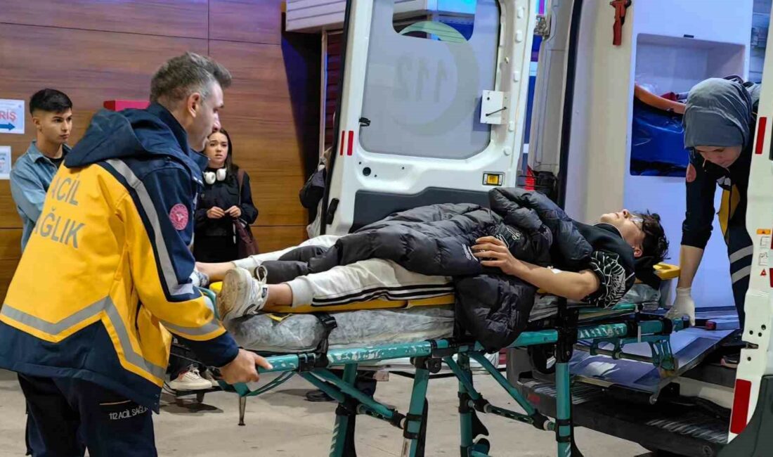 Bursa’da motosikletle kamyon çarpıştı, 1 kişi yaralandı Bursa’nın İnegöl ilçesinde meydana gelen kazada kamyonetle çarpışan motosikletin sürücüsü