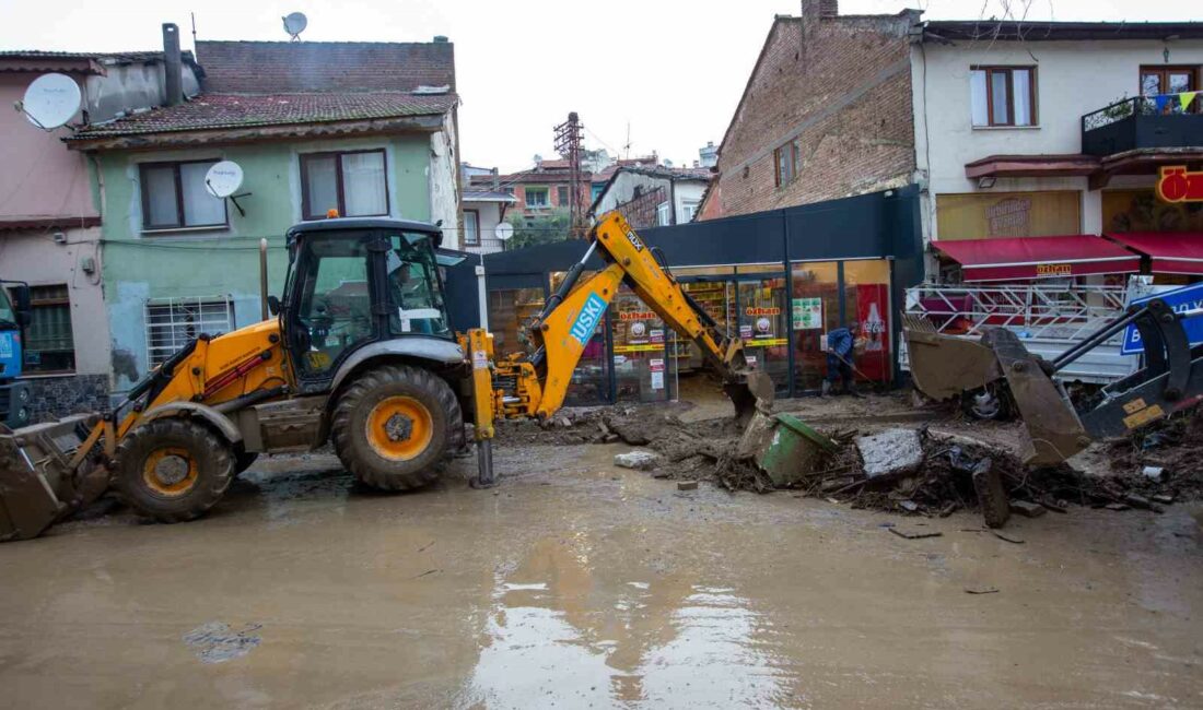 Bursa’da selin yaraları sarılıyor BURSA'NIN MUDANYA İLÇESİ TİRİLYE MAHALLESİ’NDE ŞİDDETLİ YAĞIŞ SONRASI OLUŞAN SEL