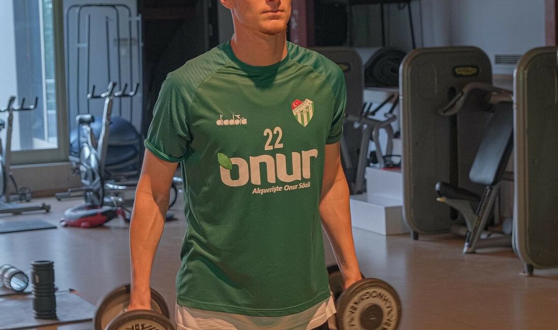 BURSASPOR, KIRŞEHİR FSK MAÇI HAZIRLIKLARINA SALONDA YAPTIĞI İDMANLA DEVAM ETTİ.