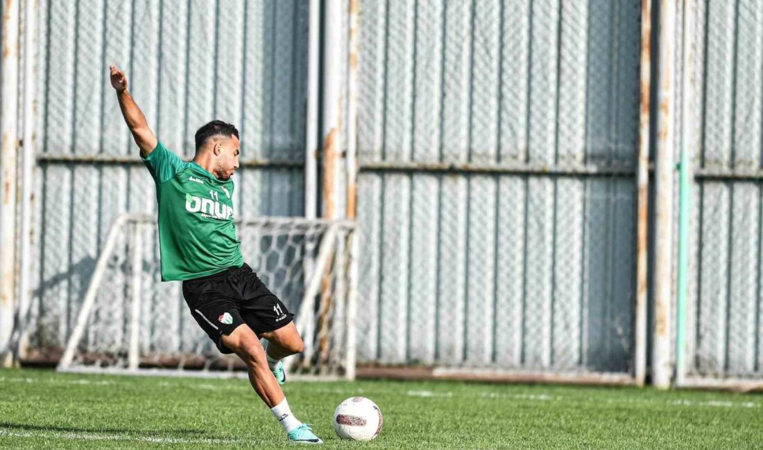 Bursaspor’da Kırklarelispor maçı hazırlıkları tamamlandı BURSASPOR'DA BUGÜN YAPILAN İDMANLA BİRLİKTE KIRKLARELİSPOR MAÇI HAZIRLIKLARI TAMAMLANDI.