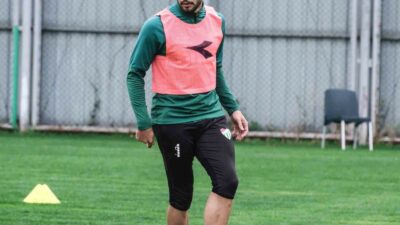 KIRKLARELİSPOR’A 3-0 MAĞLUP OLAN BURSASPOR, ARA VERMEDEN CUMARTESİ GÜNÜ OYNANACAK