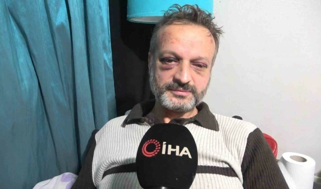 BURSA'DA BİR GECE KULÜBÜNDE SAHNE ALAN PİYANİST ŞANTÖR ÖZKAN SÜSLERER