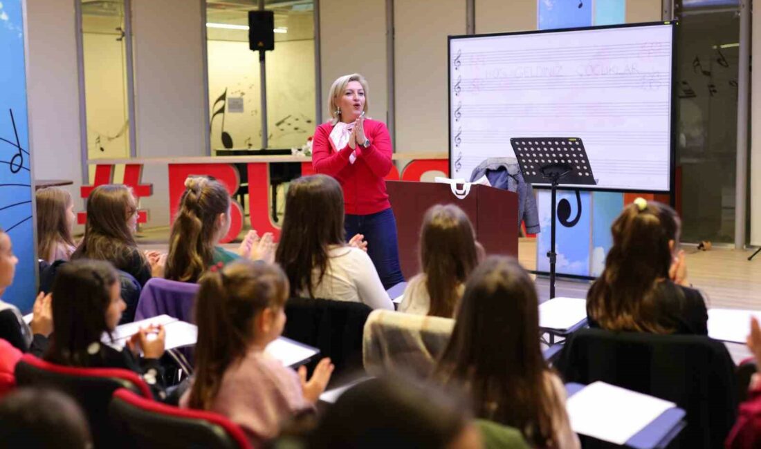 Çocuk korosu çalışmalarına başladı BURSA BÜYÜKŞEHİR BELEDİYESİ ORKESTRA ŞUBE MÜDÜRLÜĞÜ’NÜN HER SENE VERDİĞİ 23