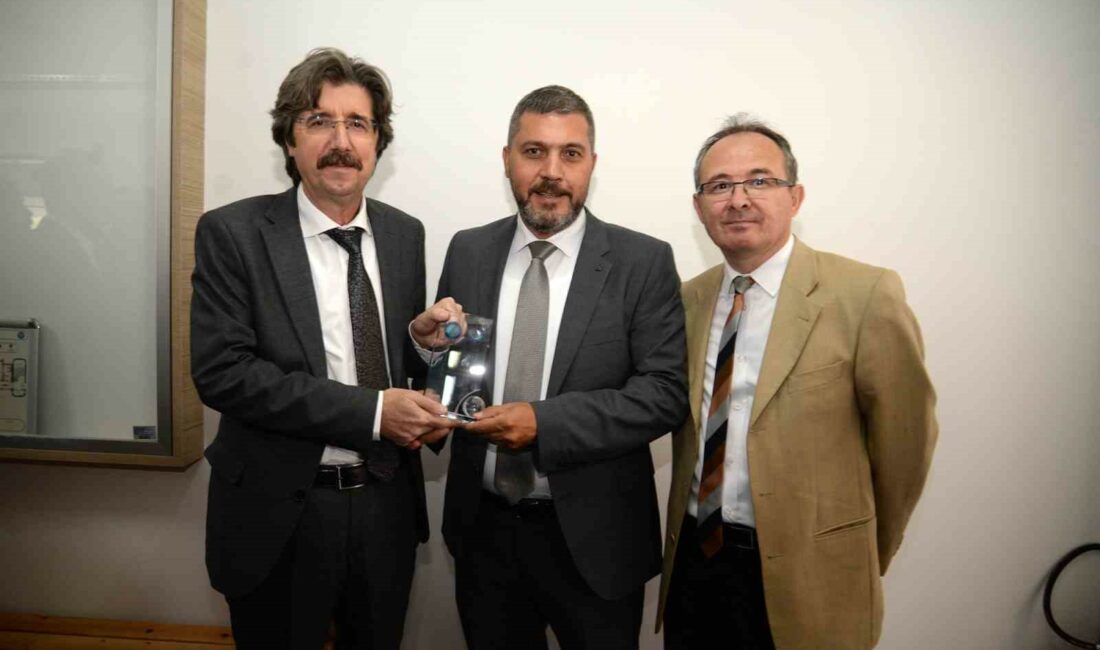 Hayırsever desteğiyle yenilenen laboratuvar hizmete açıldı AVUKAT HAKAN DİNÇTÜRK’ÜN MERHUM ANNESİ ASUMAN DİNÇTÜRK ADINA YAPTIĞI BAĞIŞ