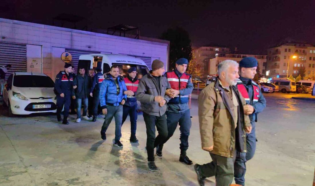 İnegöl Jandarması 5 kaçağı yakaladı BURSA İNEGÖL JANDARMA KOMUTANLIĞI EKİPLERİ ÜLKEYE KAÇAK YOLLARLA GELEN MISIR