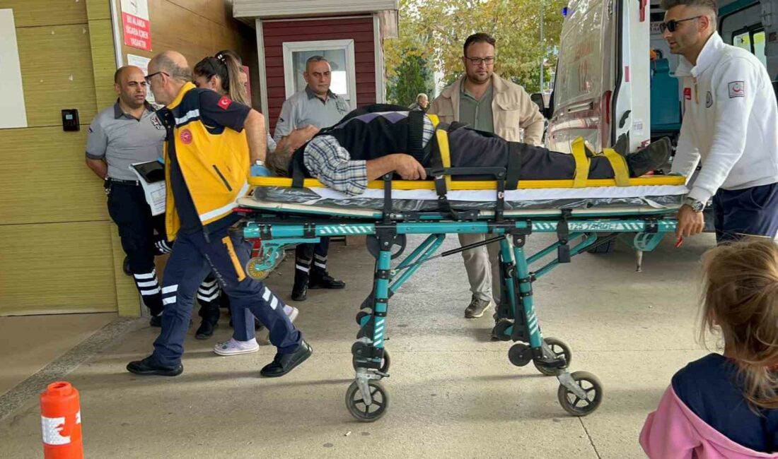 İnegöl’de traktör park halindeki araca çarparak devrildi Bursa’nın İnegöl ilçesinde kontrolden çıkan traktör, park halindeki bir hafif