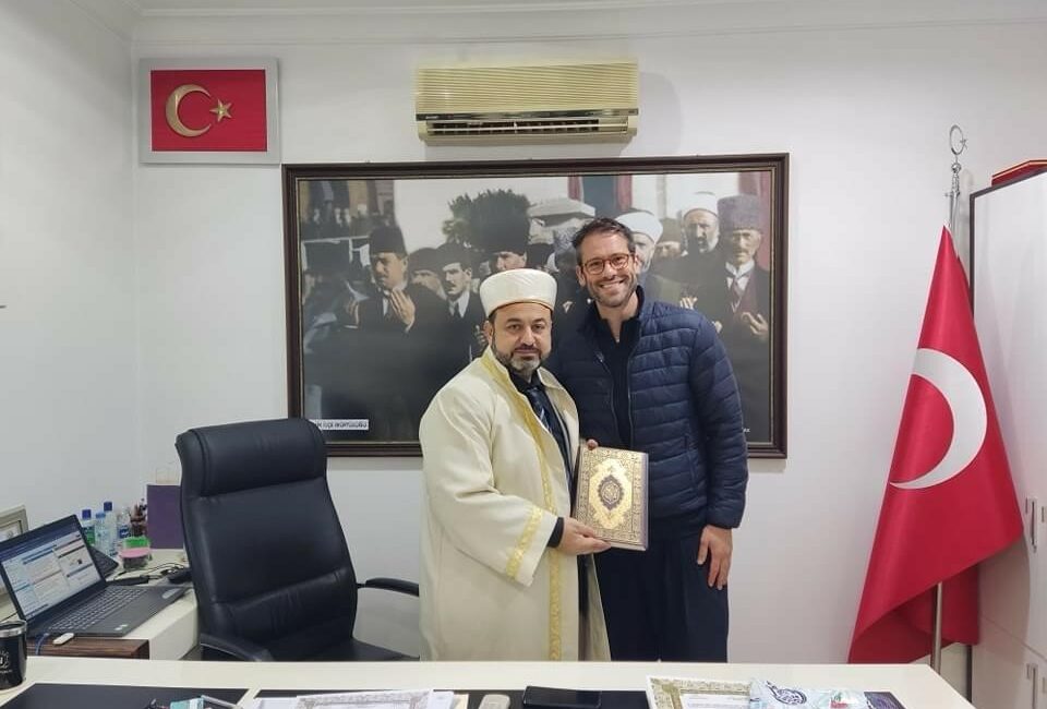 İtalyan Salvatore Bursa’da Müslüman oldu SALVATORE LA ROCCA İZNİK İLÇE MÜFTÜLÜĞÜ’NE YAPTIĞI BAŞVURUNUN ARDINDAN İLÇE