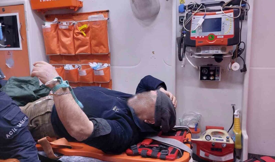 Jandarma etkili olan lodosta vatandaşlara yardım etti BURSA İL JANDARMA KOMUTANLIĞI EKİPLERİ AKŞAM SAATLERİNDEN İTİBAREN ETKİLİ OLAN