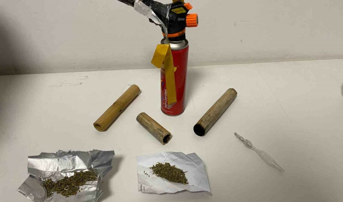 Jandarma, uyuşturucu kullananlara göz açtırmıyor BURSA’NIN ORHANGAZİ İLÇESİ ÇAKIRLI MAHALLESİ’NDE JANDARMANIN YAPTIĞI ÇALIŞMALAR ÇERÇEVESİNDE İKİ