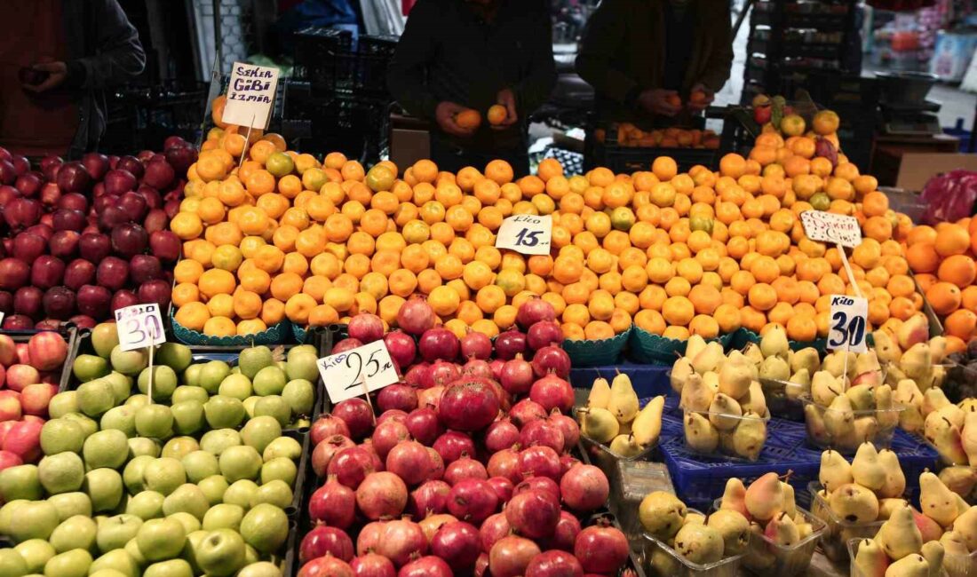 HAVALARIN SOĞUMAYA BAŞLAMASIYLA PAZARDA YAZ SEBZELERİ AZALIRKEN KIŞ SEZONU ÜRÜNLERİ