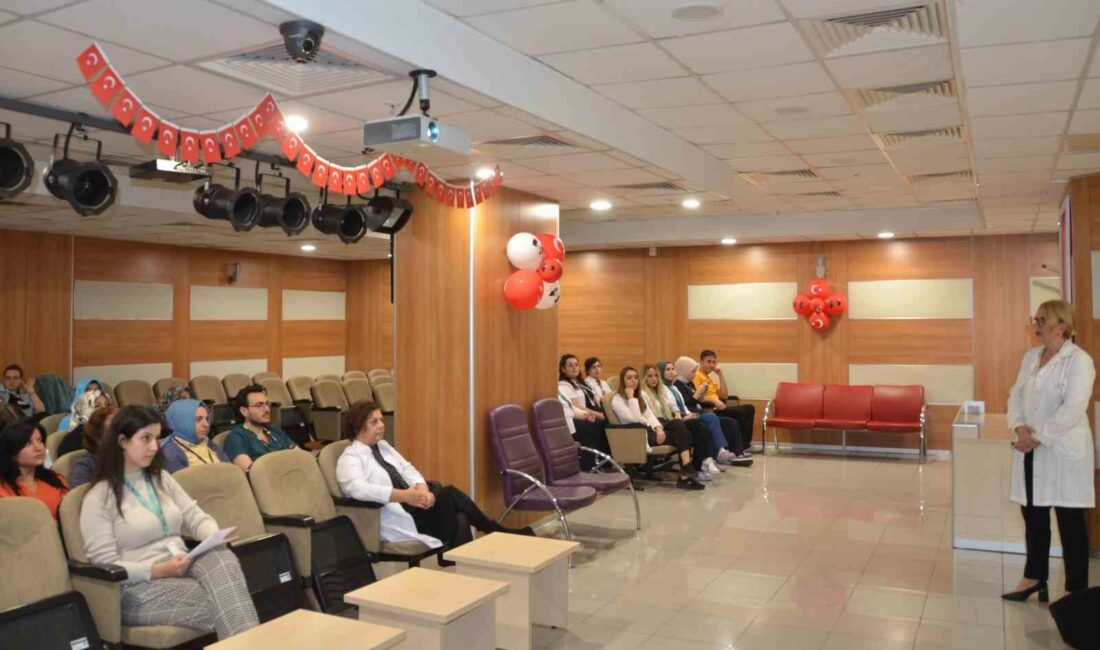 YÜKSEK İHTİSAS EĞİTİM VE ARAŞTIRMA HASTANESİ’NDE GERÇEKLEŞTİRİLEN EĞİTİMDE KONUŞAN GÖĞÜS