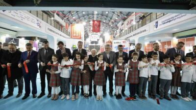 İNEGÖL BELEDİYESİ’NİN BU YIL 7’NCİSİNİ DÜZENLEDİĞİ KİTAP GÜNLERİ BAŞLADI. 10