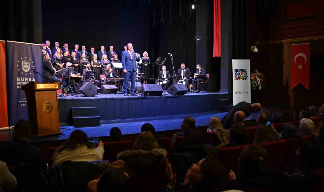 Muhtarlık mührünü sahnede vurdular BURSALI MUHTARLAR, BU KEZ MUHTARLIK ODALARINDA DEĞİL, SAHNEDE SOLİST OLARAK