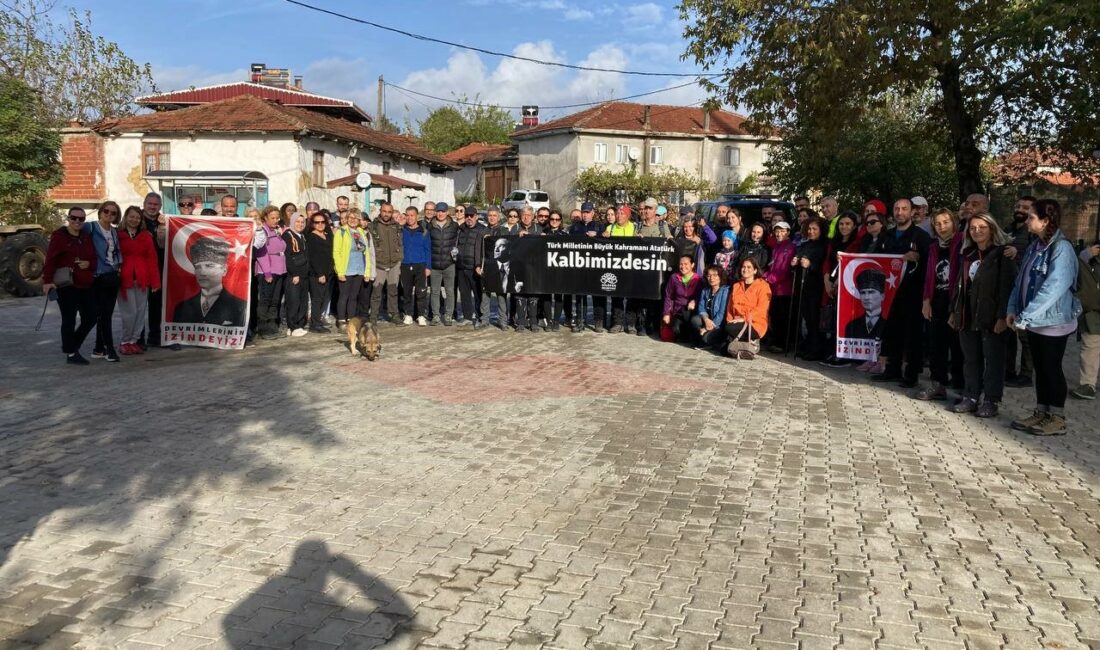 Mysia Yolları’nda Atatürk’ü andılar NİLÜFER BELEDİYESİ, MYSİA YOLLARI’NIN 14 KİLOMETRE UZUNLUĞUNDAKİ PARKURUNDA DOĞA YÜRÜYÜŞÜ