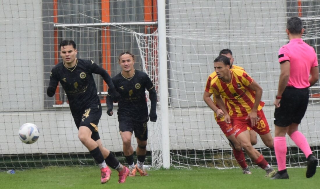 Nilüfer Belediye FSK rakibini 4 golle mağlup etti BÖLGESEL AMATÖR LİG (BAL) 3. GRUP 6. HAFTA MAÇINDA KARASUSPOR’U