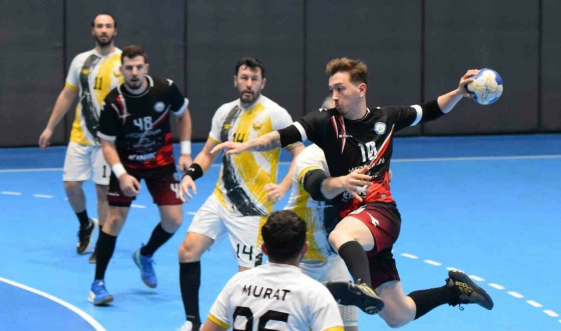 Nilüfer Belediyespor, Konya Büyükşehir Belediyespor’u yenerek avantajı ele geçirdi HENTBOL ERKEKLER TÜRKİYE KUPASI SON 8 TURUNDA YER ALAN NİLÜFER