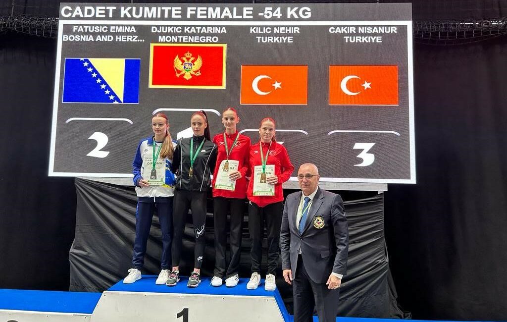 Nisanur Çakır Slovenya’dan madalya ile döndü SLOVENYA’DAKİ BALKAN KARATE ŞAMPİYONASI’NDA MİLLİ FORMA İLE TÜRKİYE’Yİ TEMSİL EDEN