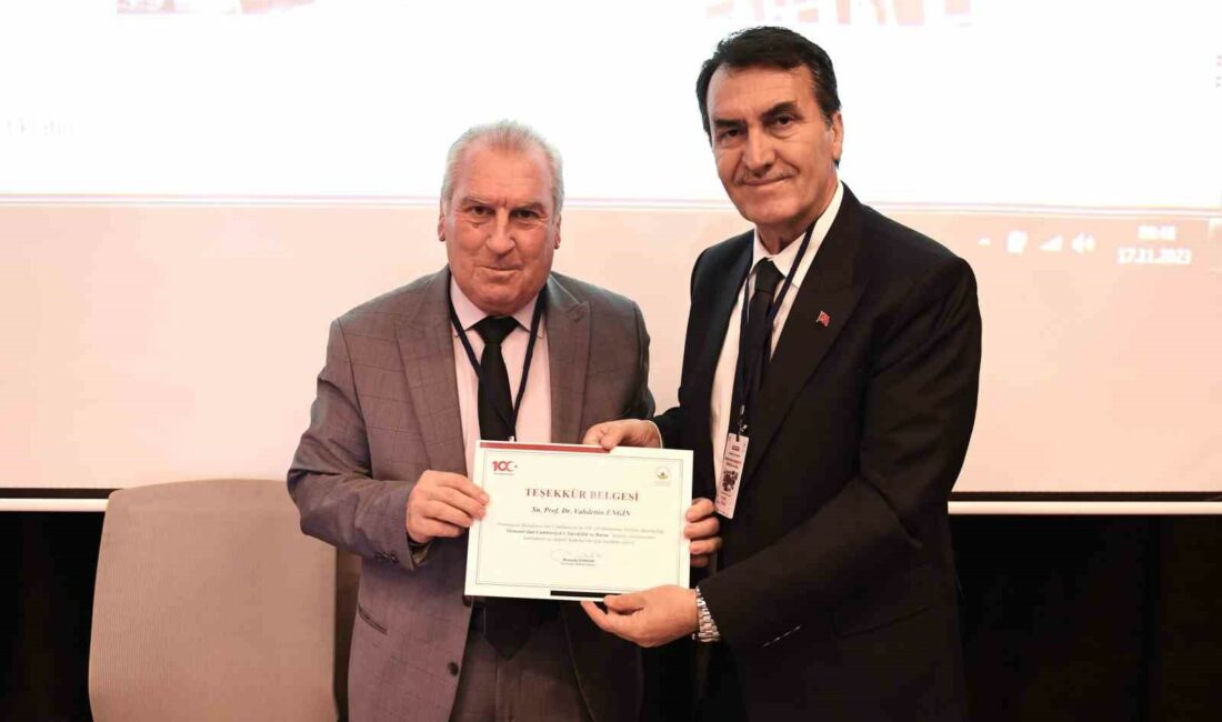 OSMANGAZİ BELEDİYESİ’NİN DÜZENLEDİĞİ SEMPOZYUMDA OSMANLI’DAN CUMHURİYET’E GEÇİŞ SÜRECİ ANLATILDI.