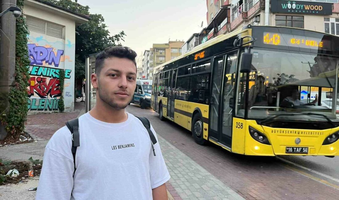 (Özel) Herkes öğrencilere otobüs bileti ısmarladığını zannetti ama gerçek bambaşka çıktı BURSA’DA BİR ÖZEL HALK OTOBÜSÜNE BİNEN YOLCULARA ‘İÇİNDEN GELDİĞİNİ SÖYLEYEREK’