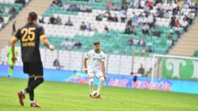BURSASPOR SAHASINDA KIRŞEHİR FSK'YA 3-1 MAĞLUP OLDU.