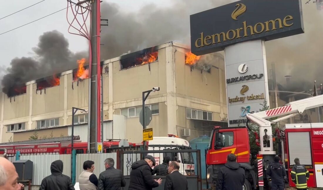 Bursa’da tekstil fabrikasında büyük yangın BURSA'NIN KESTEL İLÇESİNDEKİ BARAKFAKİH ORGANİZE SANAYİ BÖLGESİNDE BULUNAN BİR TEKSTİL