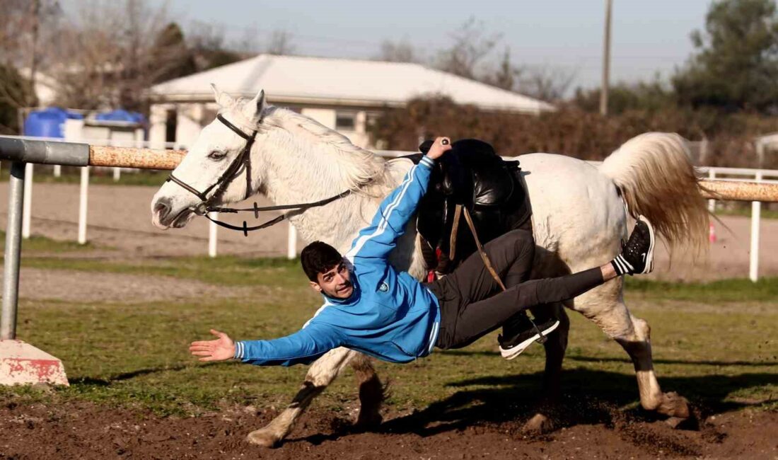 At üzerinde yaptığı tehlikeli hareketlerle yürekleri ağza getiriyor BURSA’DA YAŞAYAN 22 YAŞINDAKİ MUHAMMED GEÇİT, ÇOCUKLUĞUNDAN İTİBAREN İLGİ DUYDUĞU
