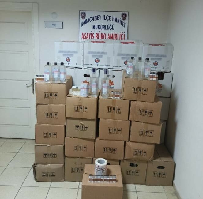 BURSA’NIN KARACABEY İLÇESİNDE YILBAŞI ÖNCESİ MERDİVEN ALTI SAĞLIKSIZ ALKOLLÜ İÇKİLERİ