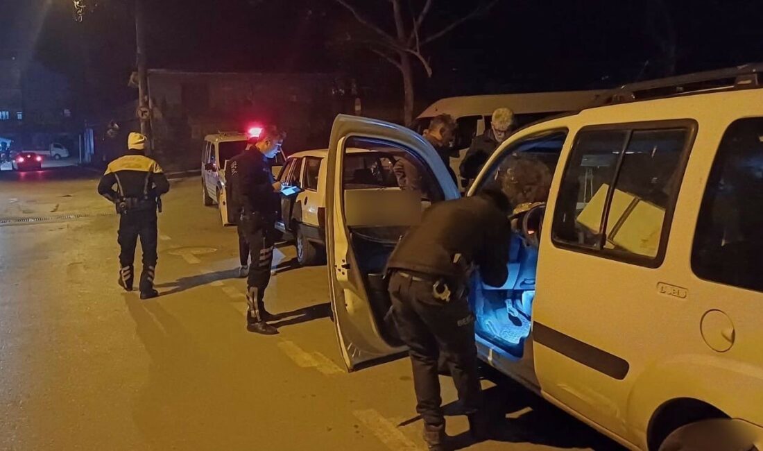 Bursa polisinden uygulama BURSA POLİSİ NARKOTİK, HIRSIZLIK, UYGUNSUZ ŞAHISLAR VE ASAYİŞ SUÇLARINA YÖNELİK