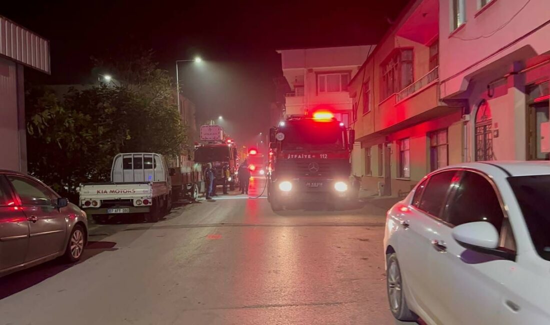 Bursa’da korkutan yangın BURSA’NIN İZNİK İLÇESİNDE BEYLER MAHALLESİNDE İKİ KATLI BİNANIN BACASINDA YANGIN